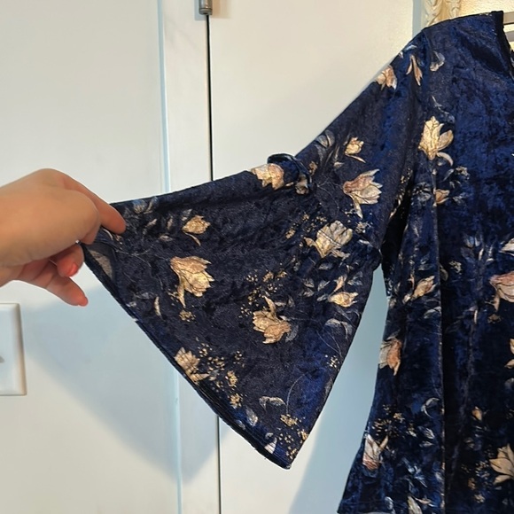 SIENNA SKY | Floral Velvet Women's Top - Blue - Picture 3 of 9